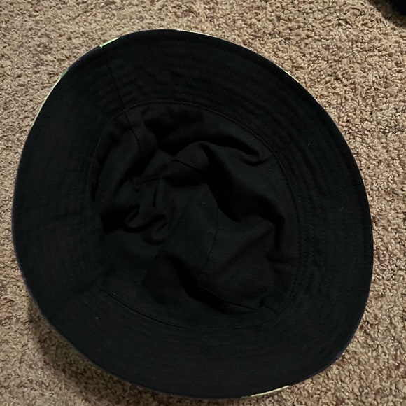 Bucket hat - Picture 2 of 2